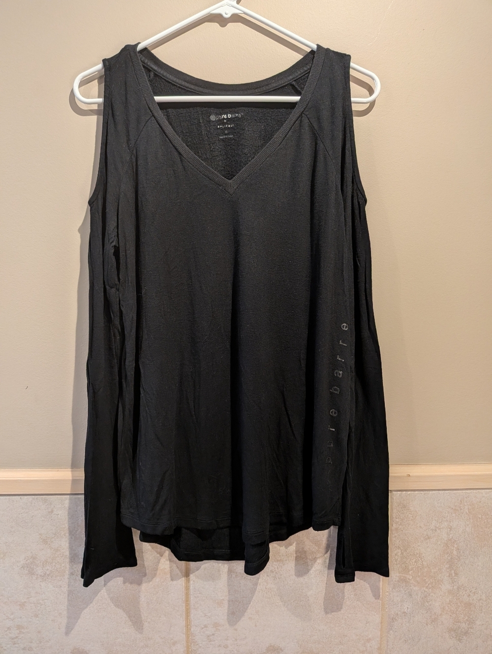 Pure Barre, Fleece Lined V-neck Peep-Shoulder, Long Sleeve Top, Black, Size M